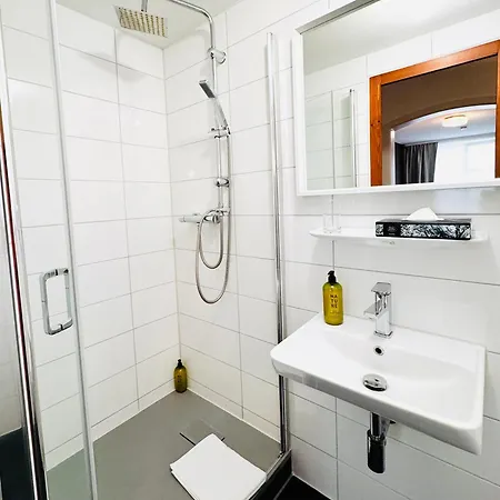 & Gaestehaus Seehof ホテル メーアスブルク