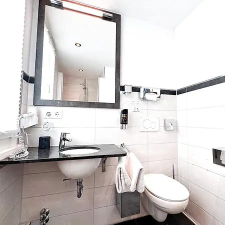 Hotel & Gaestehaus Seehof 3*