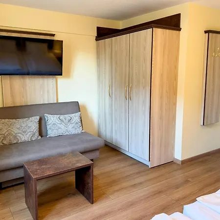 & Gaestehaus Seehof ホテル メーアスブルク