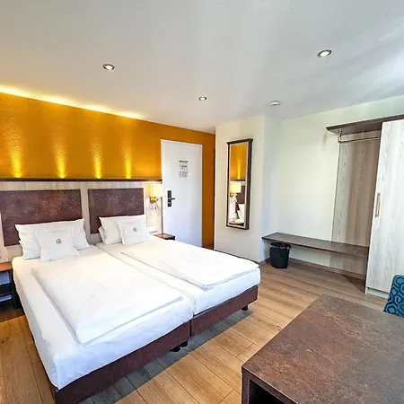 & Gaestehaus Seehof 3*