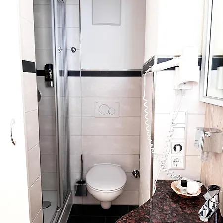 & Gaestehaus Seehof 3*