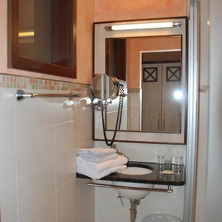 & Gaestehaus Seehof ホテル