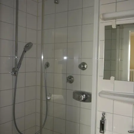 Hotel & Gaestehaus Seehof 3*