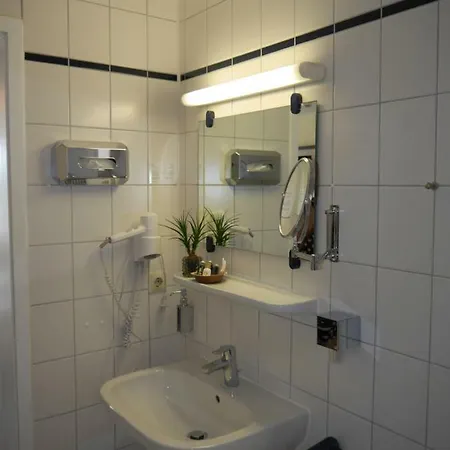 Hotel & Gaestehaus Seehof 3*