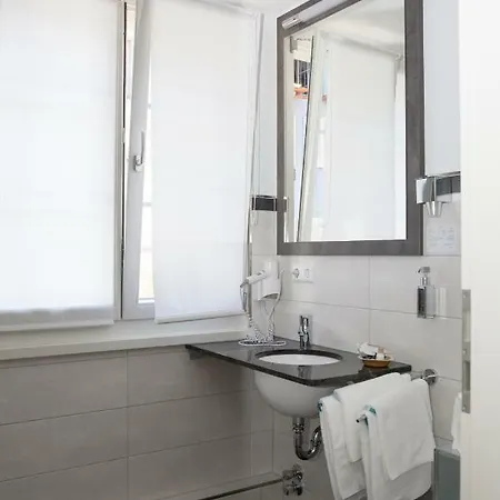 & Gaestehaus Seehof 3*